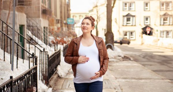 In der Schwangerschaft ist ein ausreichender Vitamin-D-Spiegel wichtig, auch für das Baby.