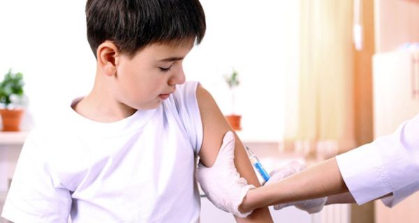 Eine HPV-Impfung ist auch für Jungen empfehlenswert.