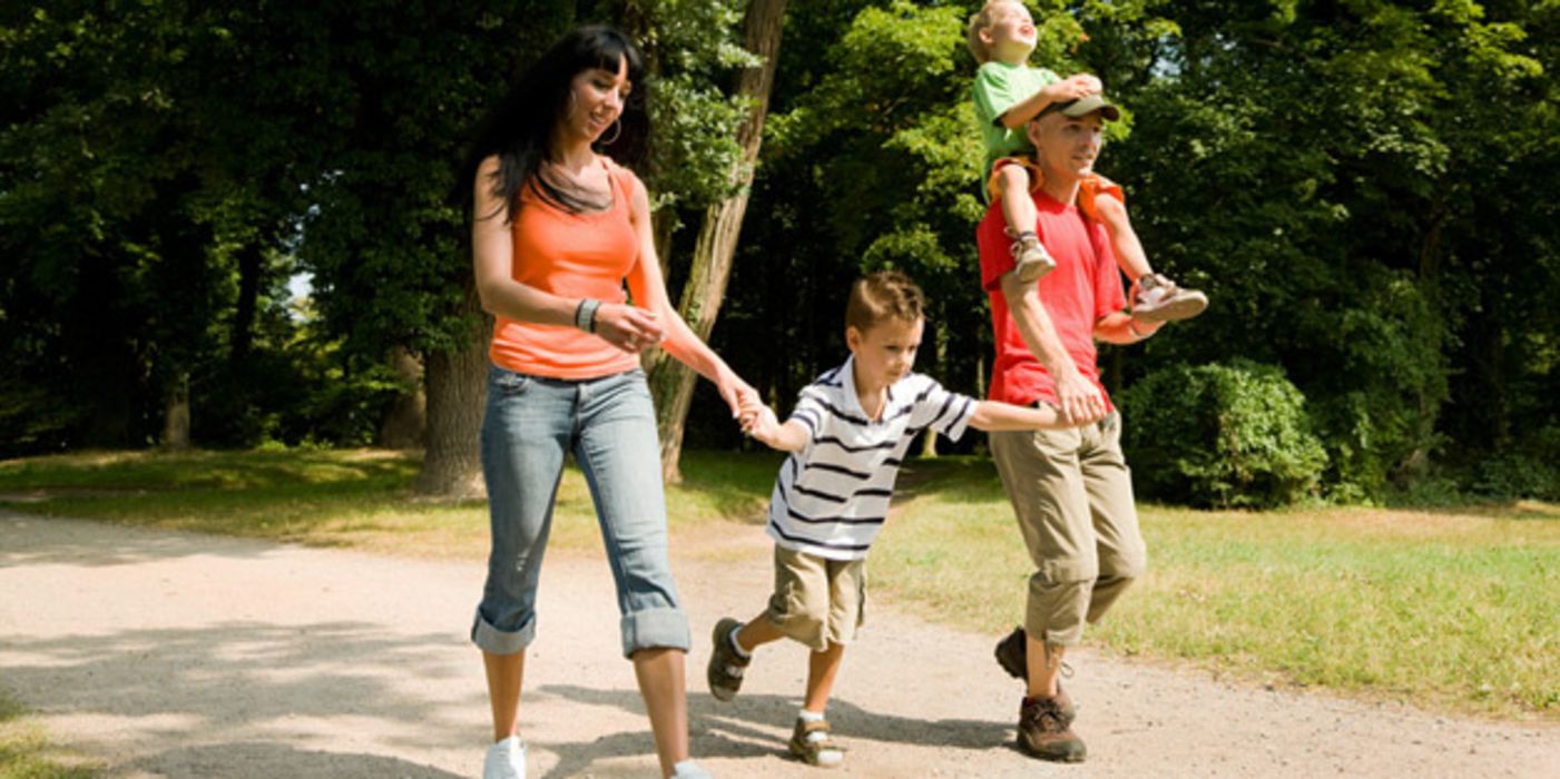 Familie auf Wanderschaft