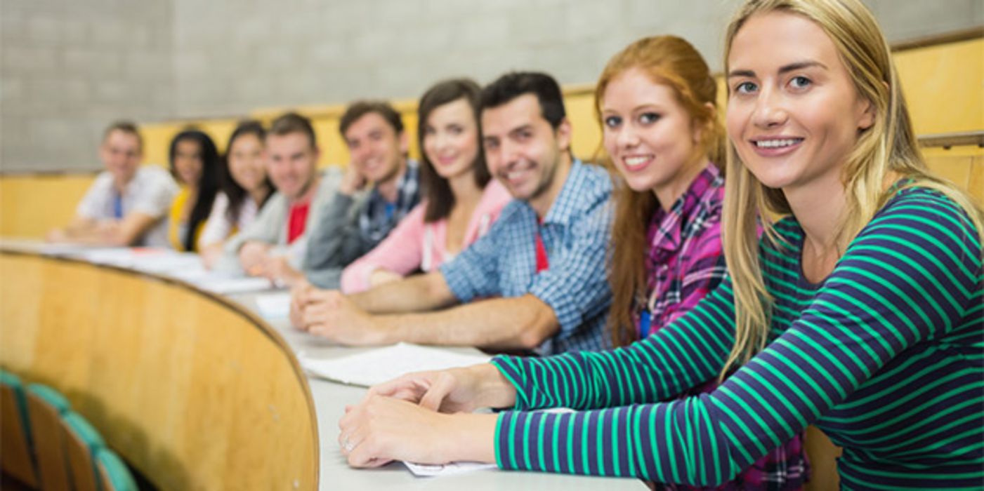 Tag der Pharmazie: Einen Tag lang können Schüler in der Uni Jena ins Pharmaziestudium hineinschnuppern.