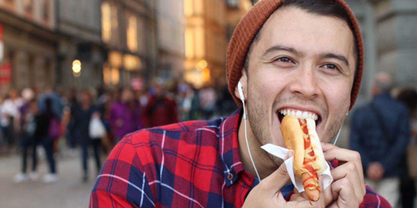 Schnell eine Bratwurst auf die Hand? Bei einer Fleischallergie keine gute Idee.