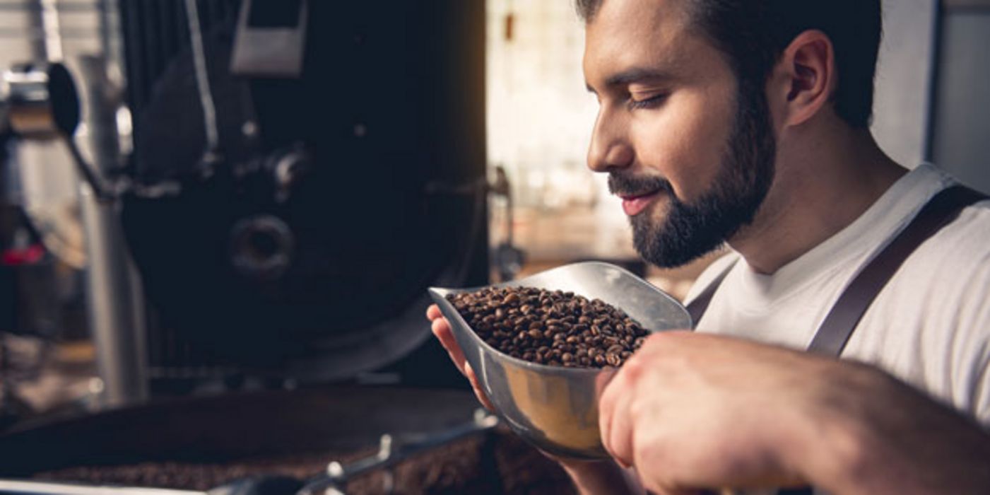 Allein der Gedanke an Kaffee stimuliert unser Gehirn.