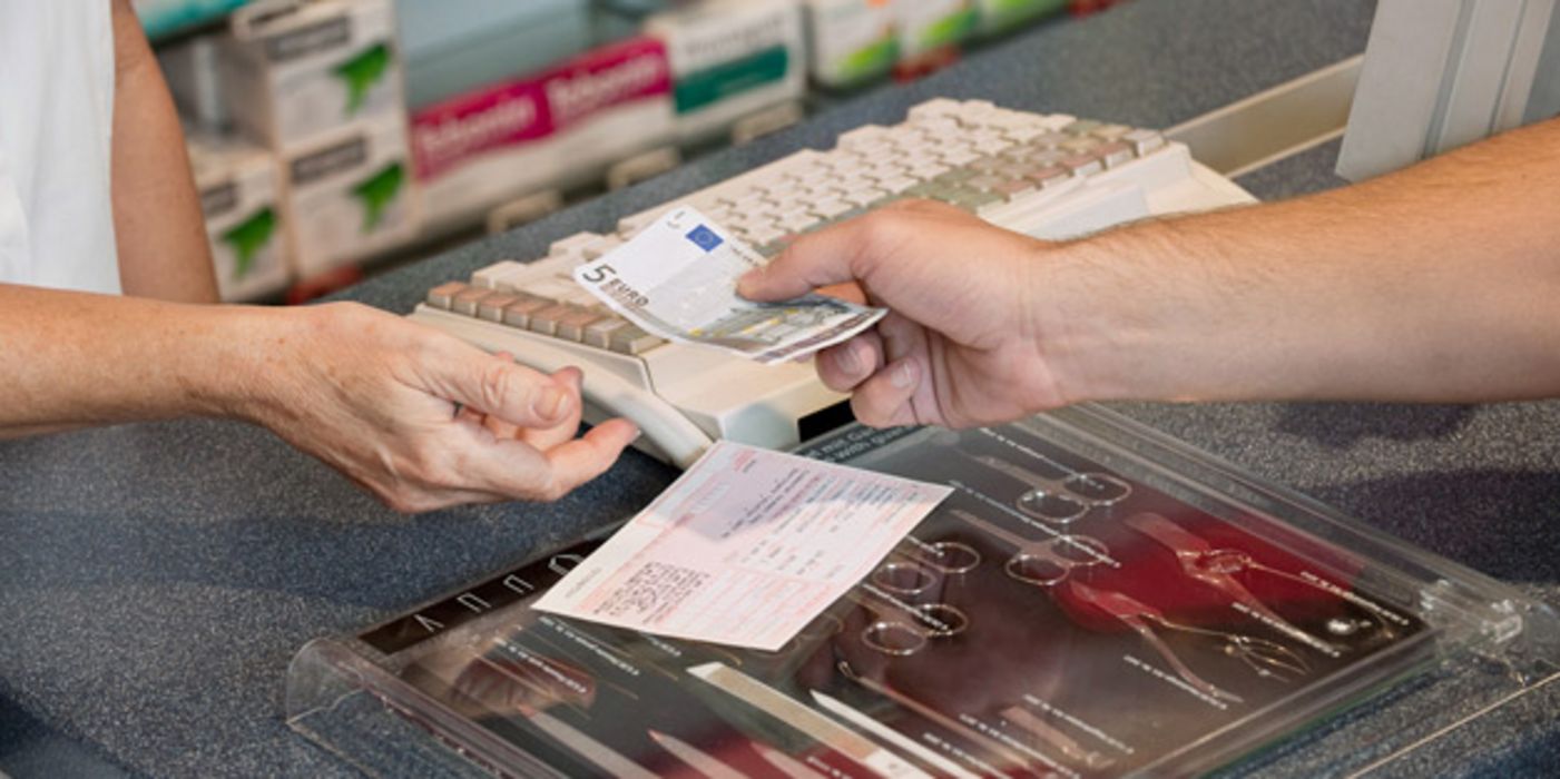 Hat die Krankenkasse eine zuzahlungsbefreiung genehmigt, brauchen die Patienten in der Apotheke keine Rezeptgebühren zu bezahlen.