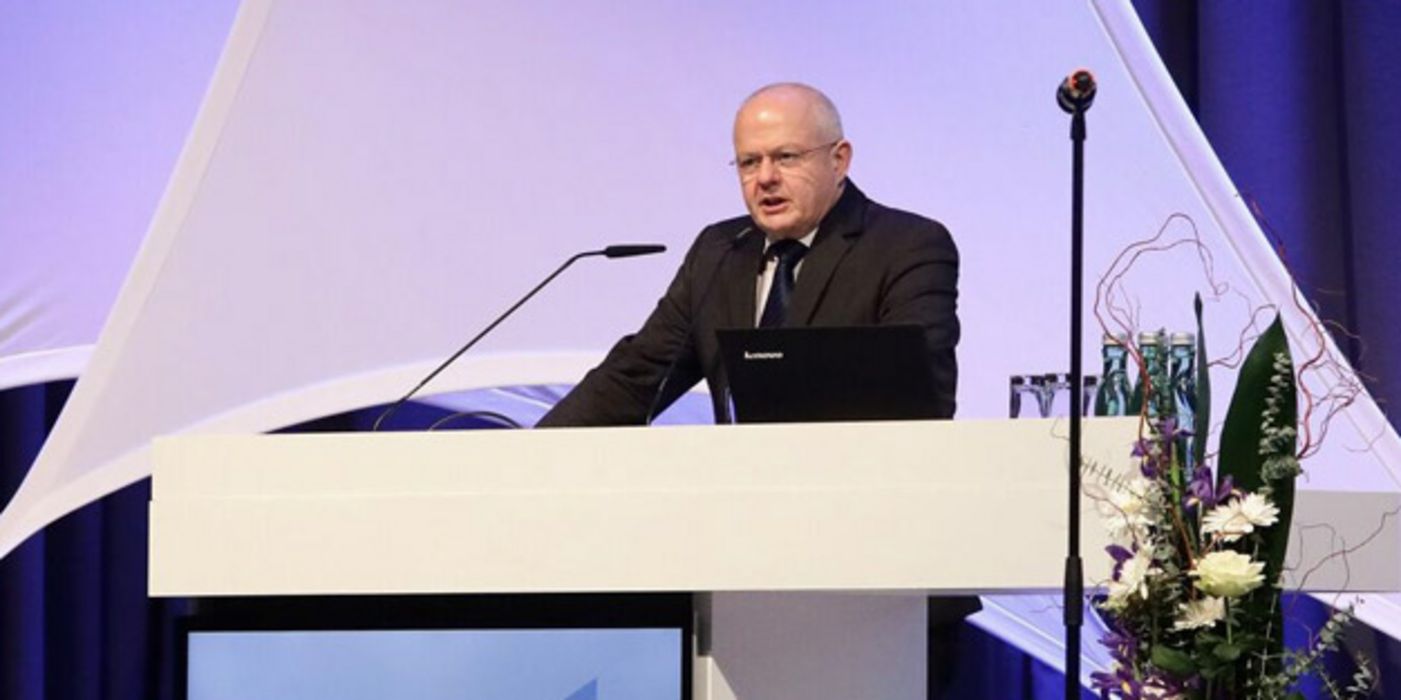 Dr. Andreas Kiefer, Präsident der Bundesapothekerkammer, bei der Eröffnung des Fortbildungskongresses in Schladming, Österreich.