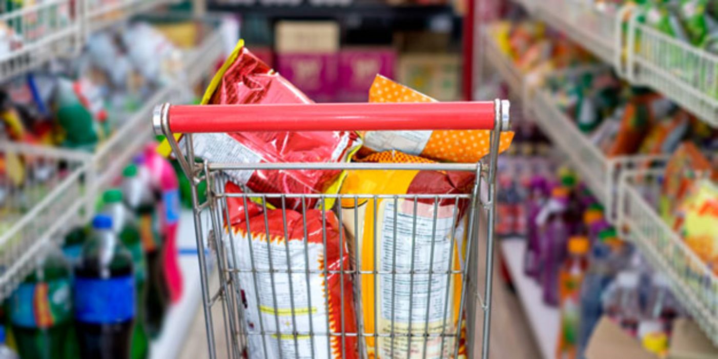 Eine Steuer auf ungesunde Snacks könnte Übergewicht effektiv lindern.