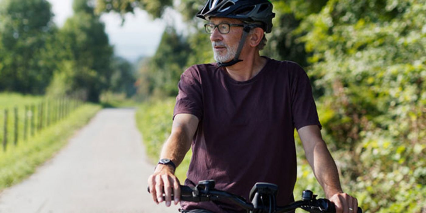 Die Gefahr von Gehirnerschütterungen beim Radfahren steigt mit der Motorisierung.