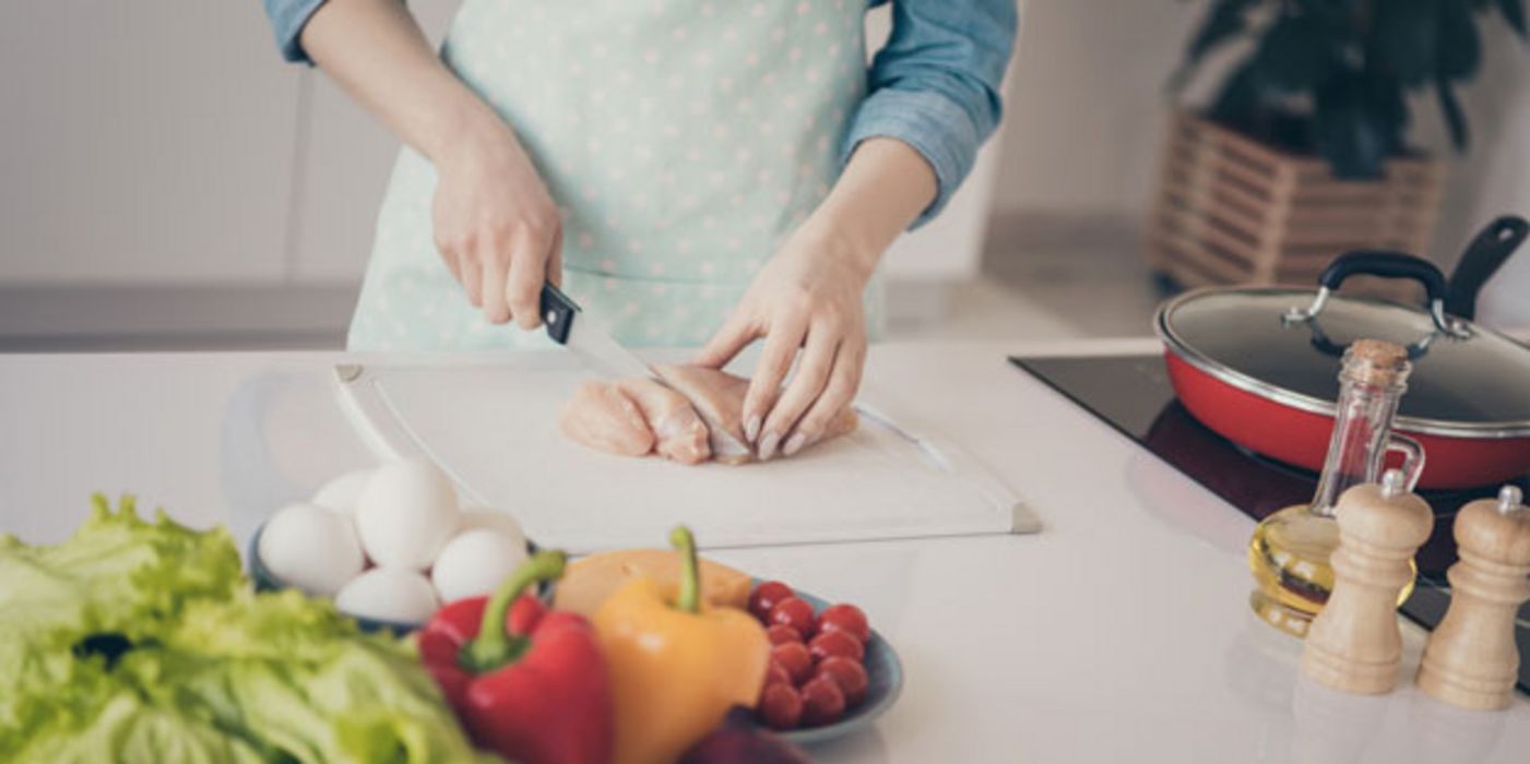 Geflügelfleisch sollte bei der Zubereitung nicht gewaschen werden.