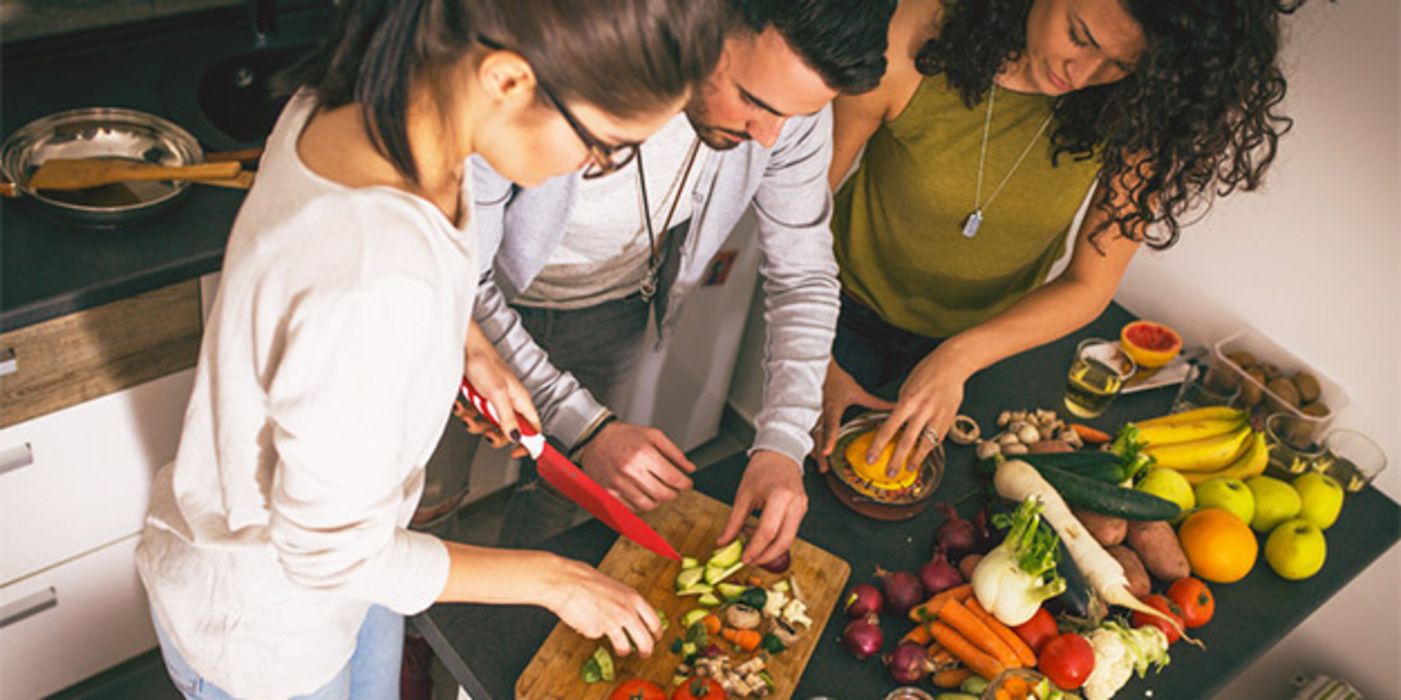 Clean Eating ist eine Ernährungsweise, bei der keine verarbeiteten Lebensmittel auf den Tisch kommen.