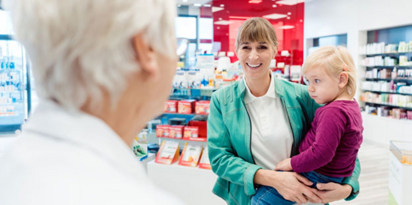 Eltern sind sehr zufrieden mit den Leistungen ihrer Apotheke vor Ort.