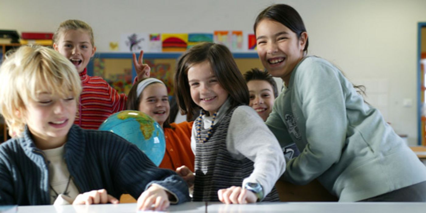 Ob Kinder in der Grundschule gut mitkommen, lässt sich bereits im Alter von 20 Monaten abschätzen.