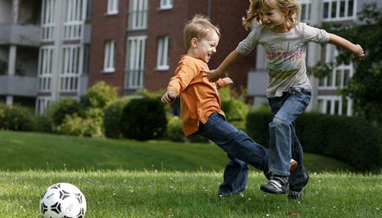 Spielende Kinder