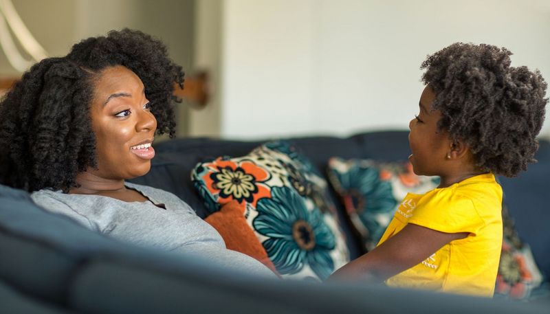  Manchen Kindern fällt es schwerer als anderen, Sprechen zu lernen. 