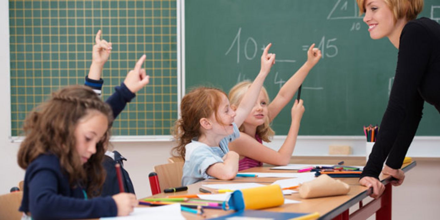 Schüler, die in der ersten Reihe sitzen, lernen besser.