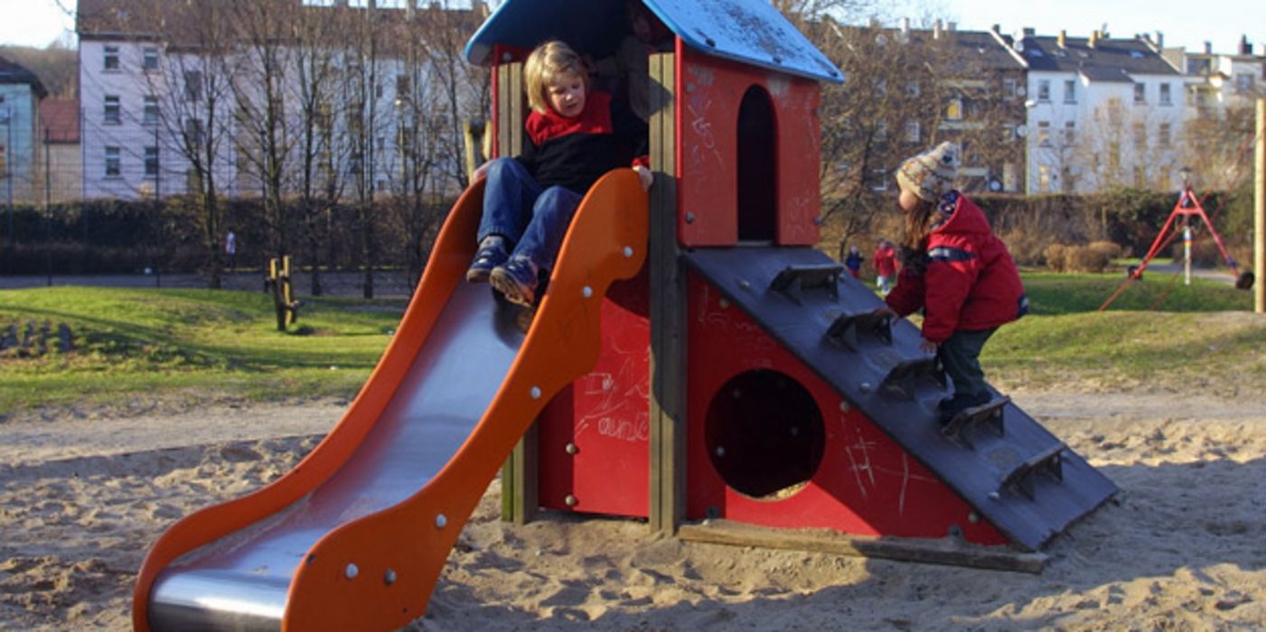 Rutsche auf einem Spielplatz