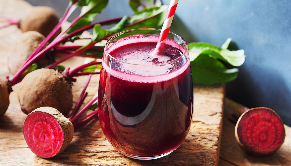 Glas mit Rote-Bete-Saft.