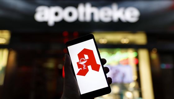 Smartphone zeigt Apotheken-A