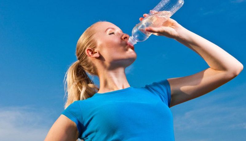 Wasser löscht den Durst am besten.