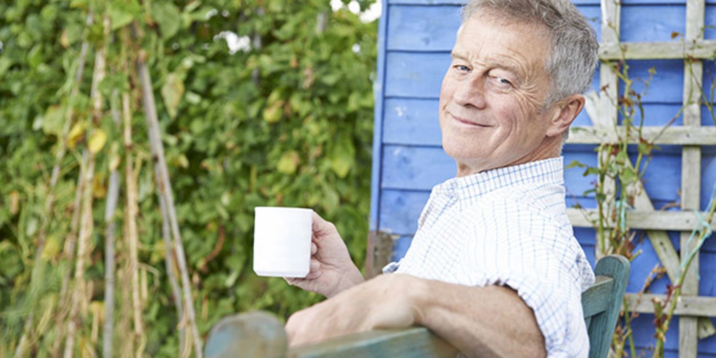 Wer regelmäßig Kaffee oder Tee trinkt, schützt damit die Leber.