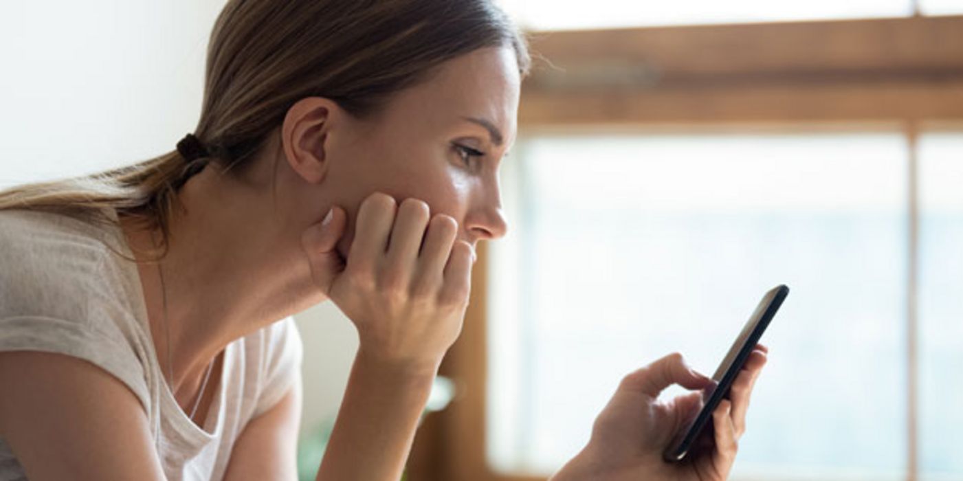 Manche Menschen bekommen regelrechte Panik, wenn sie ihr Handy nicht griffbereit haben.