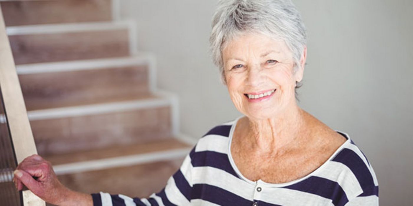 Öfter mal die Treppe nehmen. Dieser Rat gilt besonders für Frauen nach den Wechseljahren.