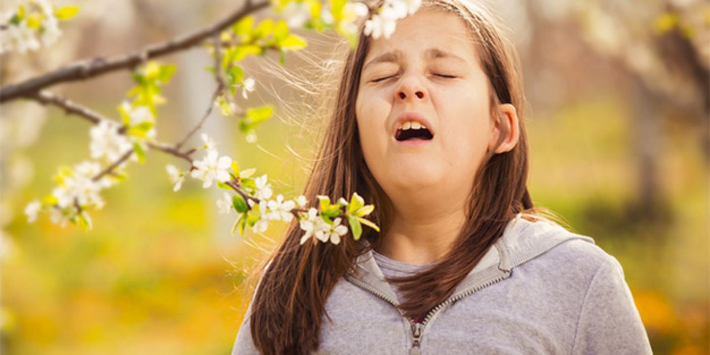 Schüler, die eine Allergie haben, sind in der Heuschnupfen-Zeit schwächer.