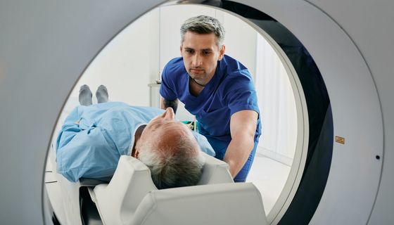Patient im MRT.